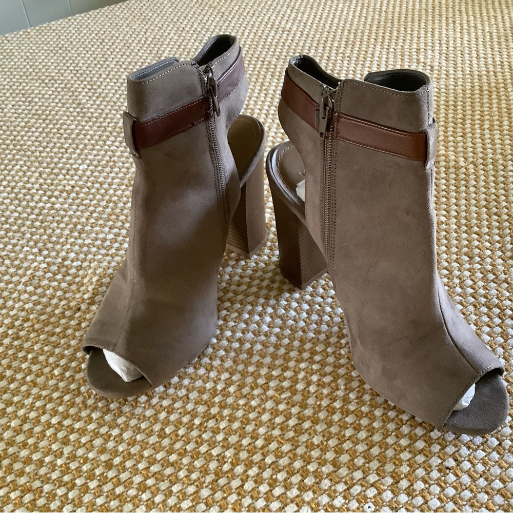 Booties High heels Bamboo women’s booties size 10 color tan